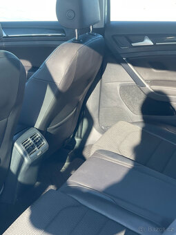 VOLKSWAGEN GOLF 1.6TDi VÝBAVA - 12