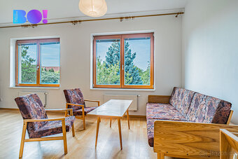 Prodej řadového rodinného domu 5+kk se zahradou a dvougaráží - 12