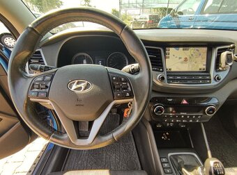 HYUNDAI TUCSON 1.7 CRDi,85KW,4x2,2016,2xALU,RÁM,PDC,NAVI. - 12