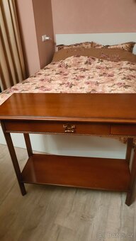 Konzolovy stolek - 12
