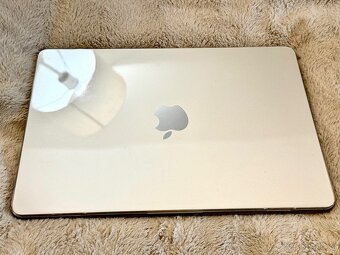 MacBook Air 13” M3 CZ 2024 Hvězdně Bílý - 12