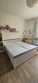 Postel s příslušenstvím top stav - 12
