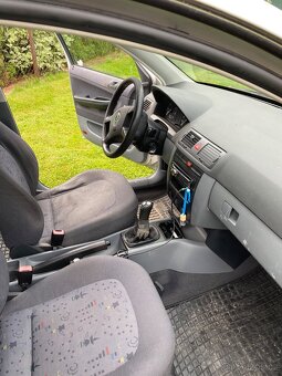 Škoda Fabia 1.4 - 12