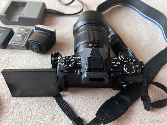 Olympus OM-D E-M5 Mark II – tělo + Panasonic 12–60 m - 12