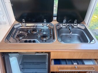 Chateau 403C r.v.2001 el.mover+markýza - 12