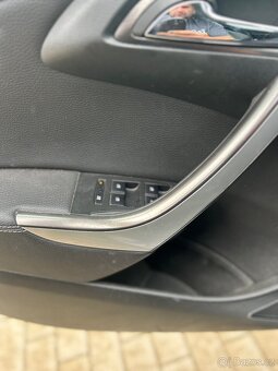 Opel Astra J 2.0 CDTI 121 kW dovoz DE na přihlášení - 12