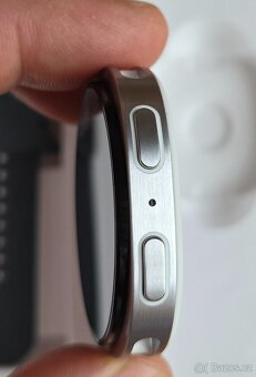 Samsung Galaxy Watch8 44 mm LTE Stříbrné ZÁNOVNÍ - 12