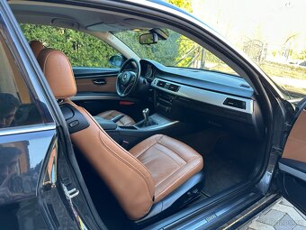 BMW E92 325i 160kw 2007 200 000km 3 majitelé - 12