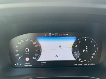 VOLVO XC40 - 12