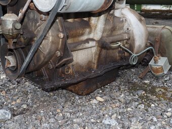 Škoda 1202 motor - 12