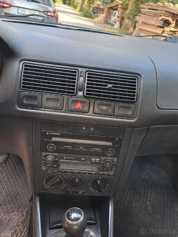 WV Golf 4 1.9 TDI 66kw rok 2001 - 12