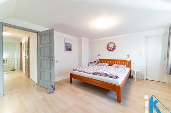 Vybavený rodinný dům 5+1 - 12