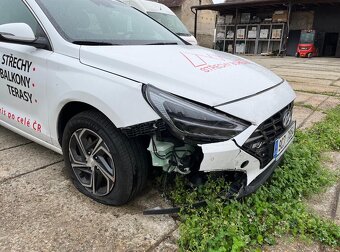 Hyundai i30 combi 1.5 DPi NOVÝ  - 12
