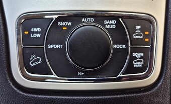 JEEP GRAND CHEROKEE 3.0CRD 177KW  DVD FULL VÝBAVA TAŽNÉ ZAŘ - 12