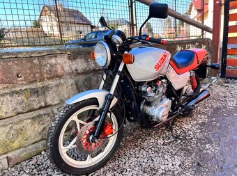 Suzuki Katana 650G - 12