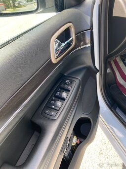 JEEP Grand Cherokee - 12
