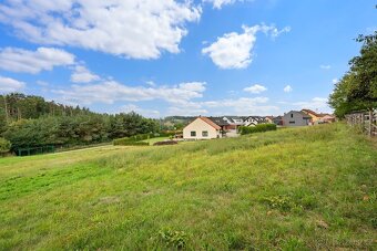 Stavební pozemek Petráveč - 12