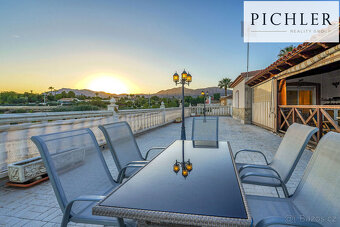 Prodej vily 242 m², pozemek 1650 m² - 12