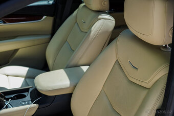Cadillac XT5 Platinum - 12