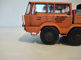 Tatra 813 včetně obtisků a laků 1:43 - 12