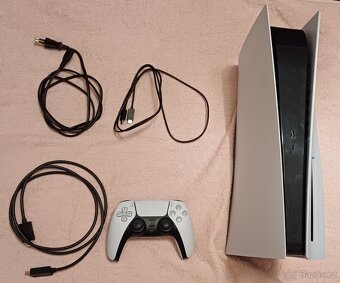 PS5 s mechanikou v záruce do 8.10.2026 Datart + 2T SSD disk - 12