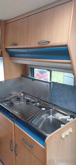 Obytný karavan HOBBY 450 DE LUXE - 12