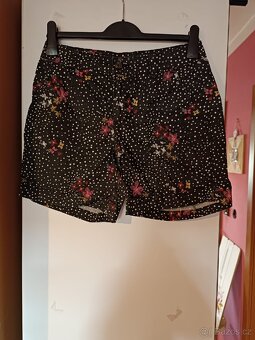 Balíček letních sukní a kraťasů - 12