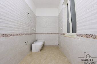 Prodej bytu 4+1, 145 m², Via Dante, Montesilvano, Itálie - 12