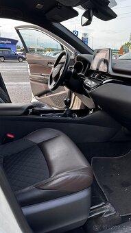 TOYOTA C-HR 1.2 Turbo 85 KW, rok 2017, najeto 30000 km - 12