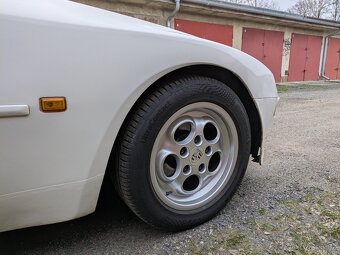 Porsche 944 - 12