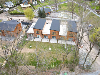 Prodej luxusního apartmánu s terasou a výhledem na vodu – Sl - 12