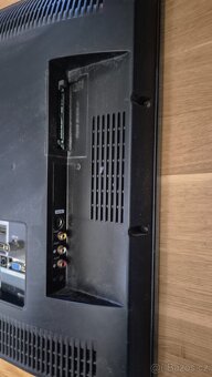 TV Samsung 65 cm, ulomený podstavec - 12