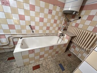 Rodinný dům, zahrada, garáž v atraktivní lokalitě obce Starý - 12