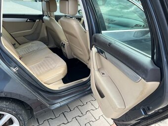 Volkswagen Passat 2.0 TDi 125kw 4x4 DSG NAVI - 12