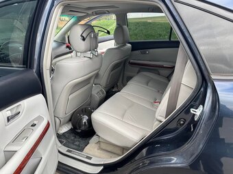 Lexus RX400h | 3.3 V6 | AWD | Hybrid | 155 KW - 12