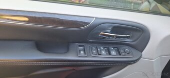 Prodám Chrysler Town Country - 12