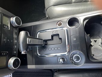 VW Touareg 3.0 V6 TDi Exclusive - 12