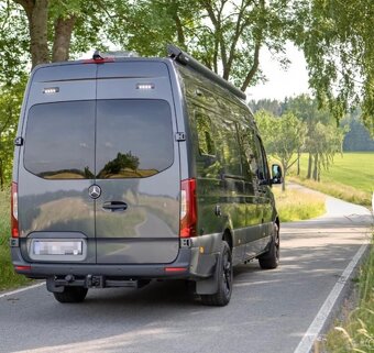 Obytný vůz Mercedes-Benz Sprinter 319 CDI (2023) - 12