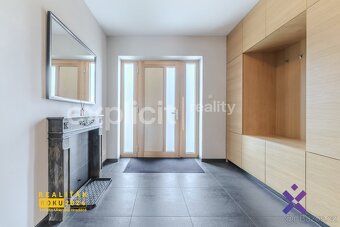 Prodej luxusního rodinného domu 4+kk, 190 m2 - Bochoř, okres - 12