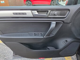 VW Touareg 3.0TDI V6 180kw 2.Majitel serviska - 12