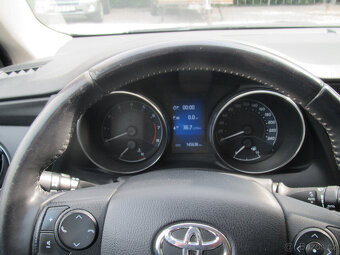 Toyota Auris 1.6 - 12