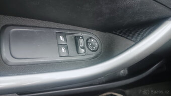 Peugeot 308 kombi 1.6 HDi, nafta, 210 000 km - 12