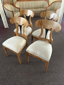 Starožitný nábytek - 12