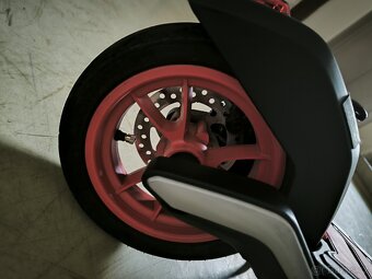 Elektrická koloběžka APRILIA eSR1 - 12