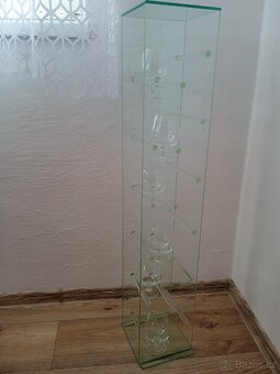 Skleněná vytrínka - 12