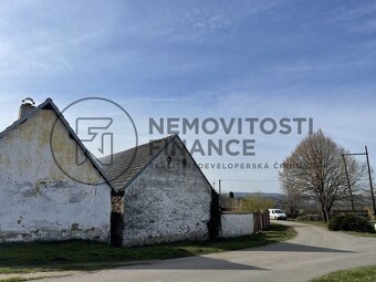 Prodej rodinného domu k rekonstrukci 225 m2, s pozemkem 510  - 12