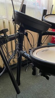 Roland - TD-1DMK - elektrické bicí + šlapák Pearl - 12