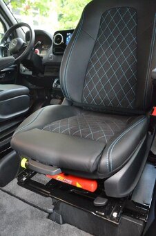 Mercedes-Benz Sprinter 319 Camper Family - 12