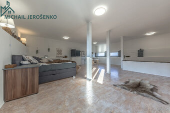 Prodej rodinný dům 361 m², pozemek 1276 m² - Kostelec nad Če - 12