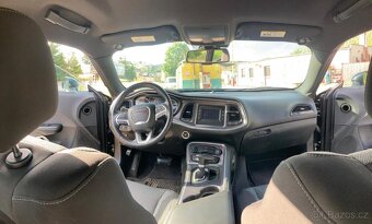 Prodám Dodge Challenger 3.6 SXT - 12